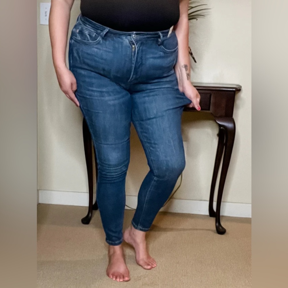 Judy Blue tummy control skinny jeans size 24